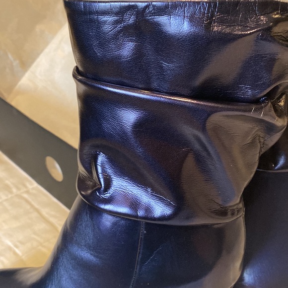 Boots - Picture 3 of 7